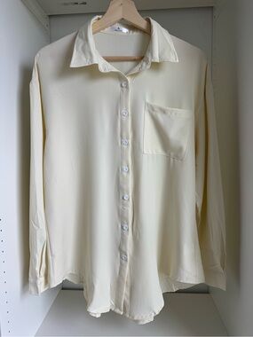Women’s Classic Button-Down Shirt in Cream
